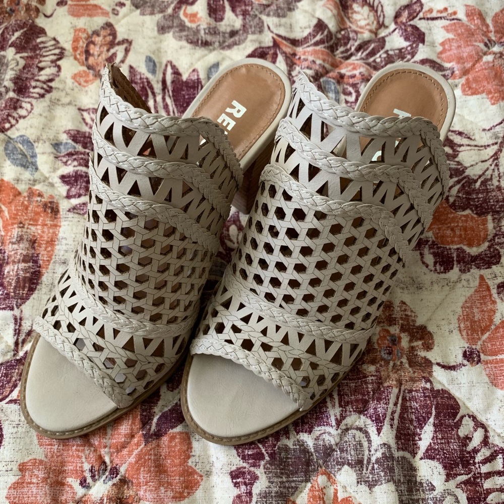 Woven Report Heels